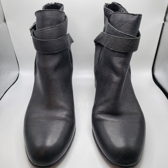 Eileen Fisher Pebbled Leather Black ankle boots Size 10 - Picture 2 of 11